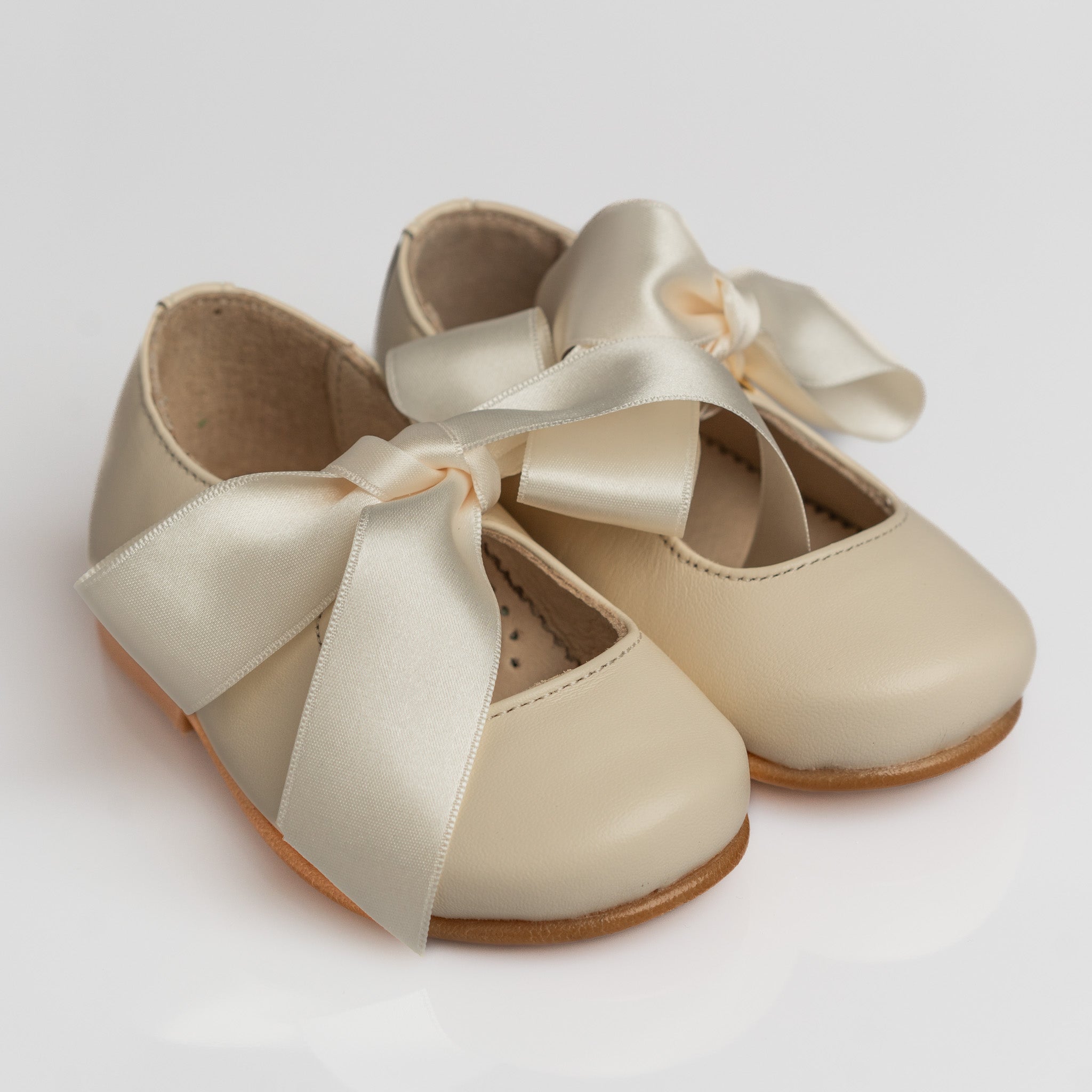 Girl Ivory Leather Mary Jane Shoes with Satin Bow