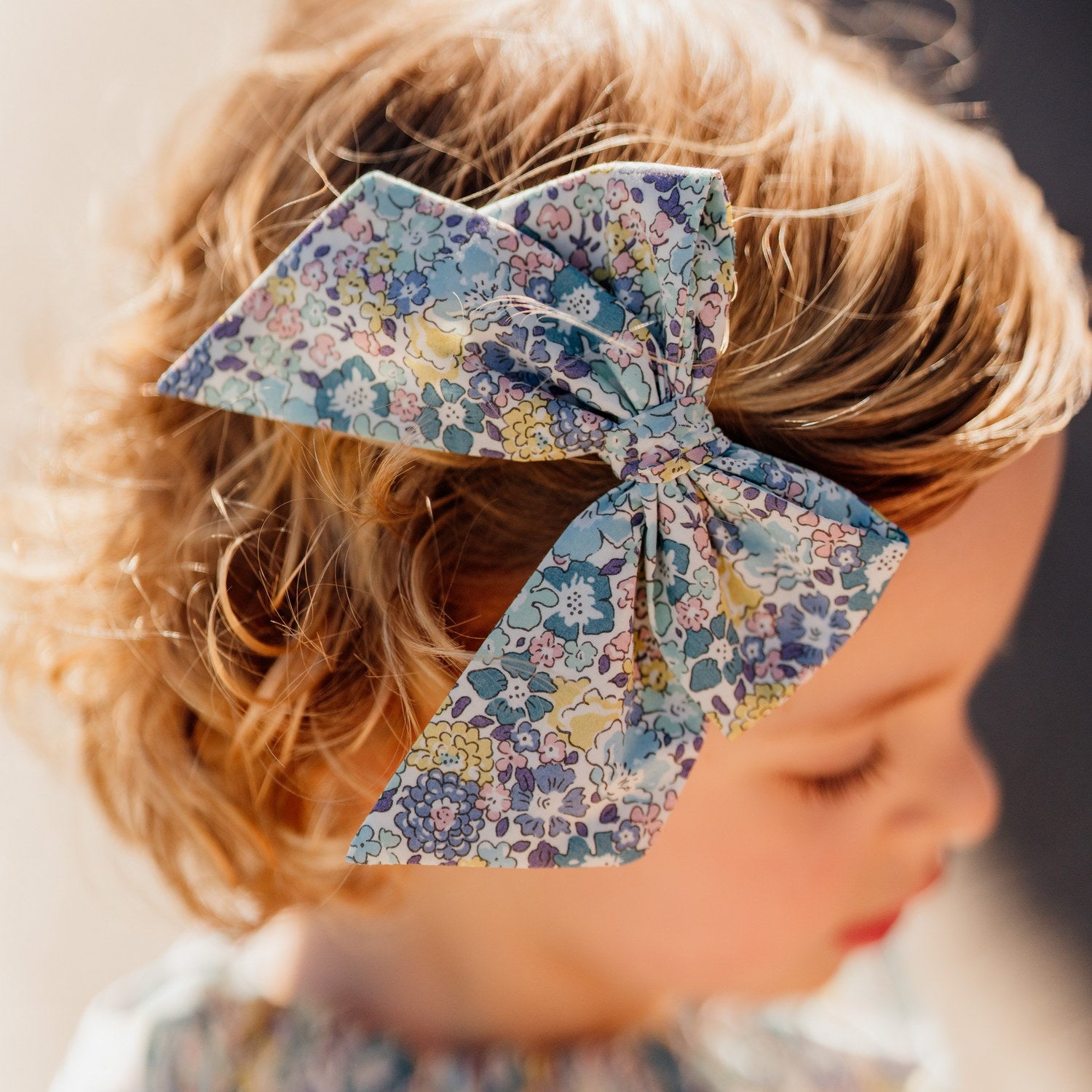 Girl Michelle Liberty Long Bow Clip