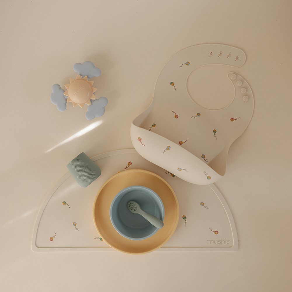 Mushie Silicone Bib Kites