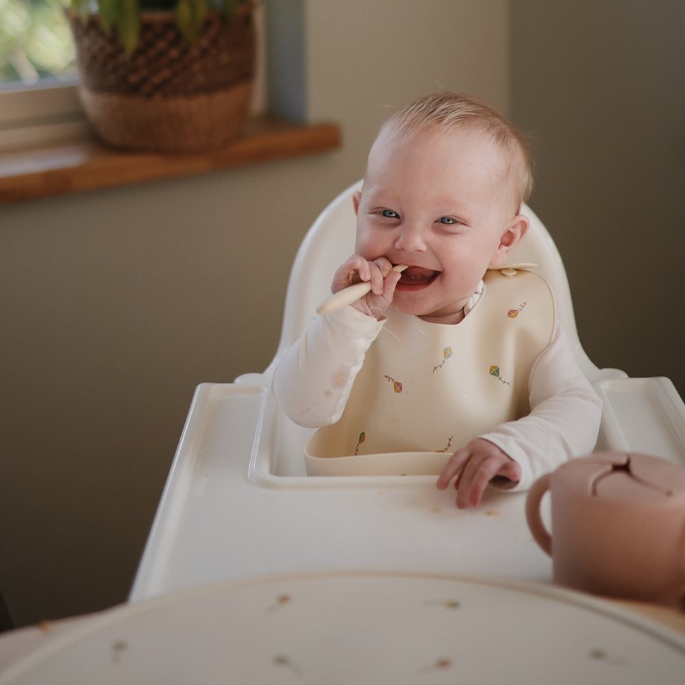 Mushie Silicone Bib Kites