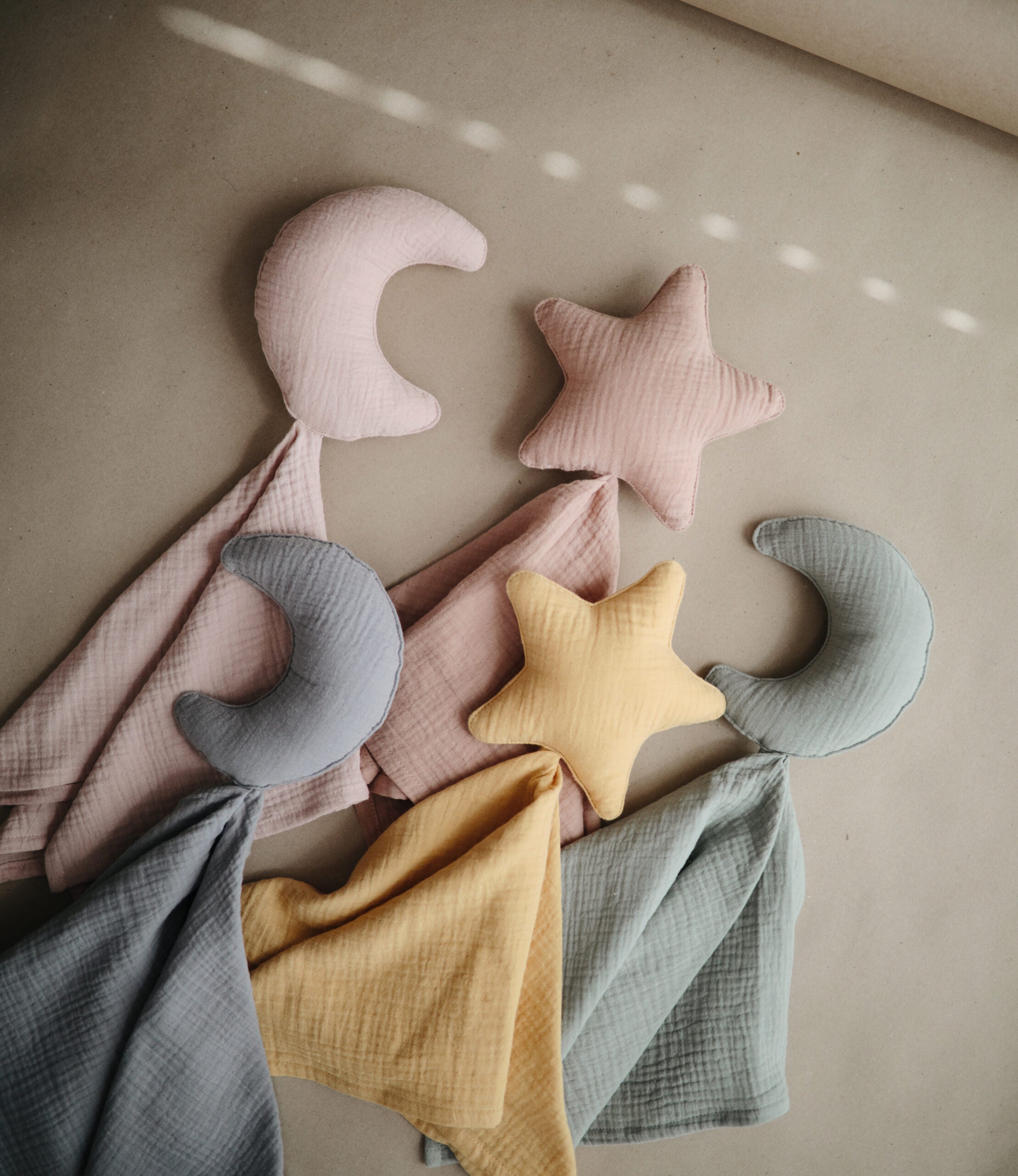 Mushie Lovey Blanket Moon Blush