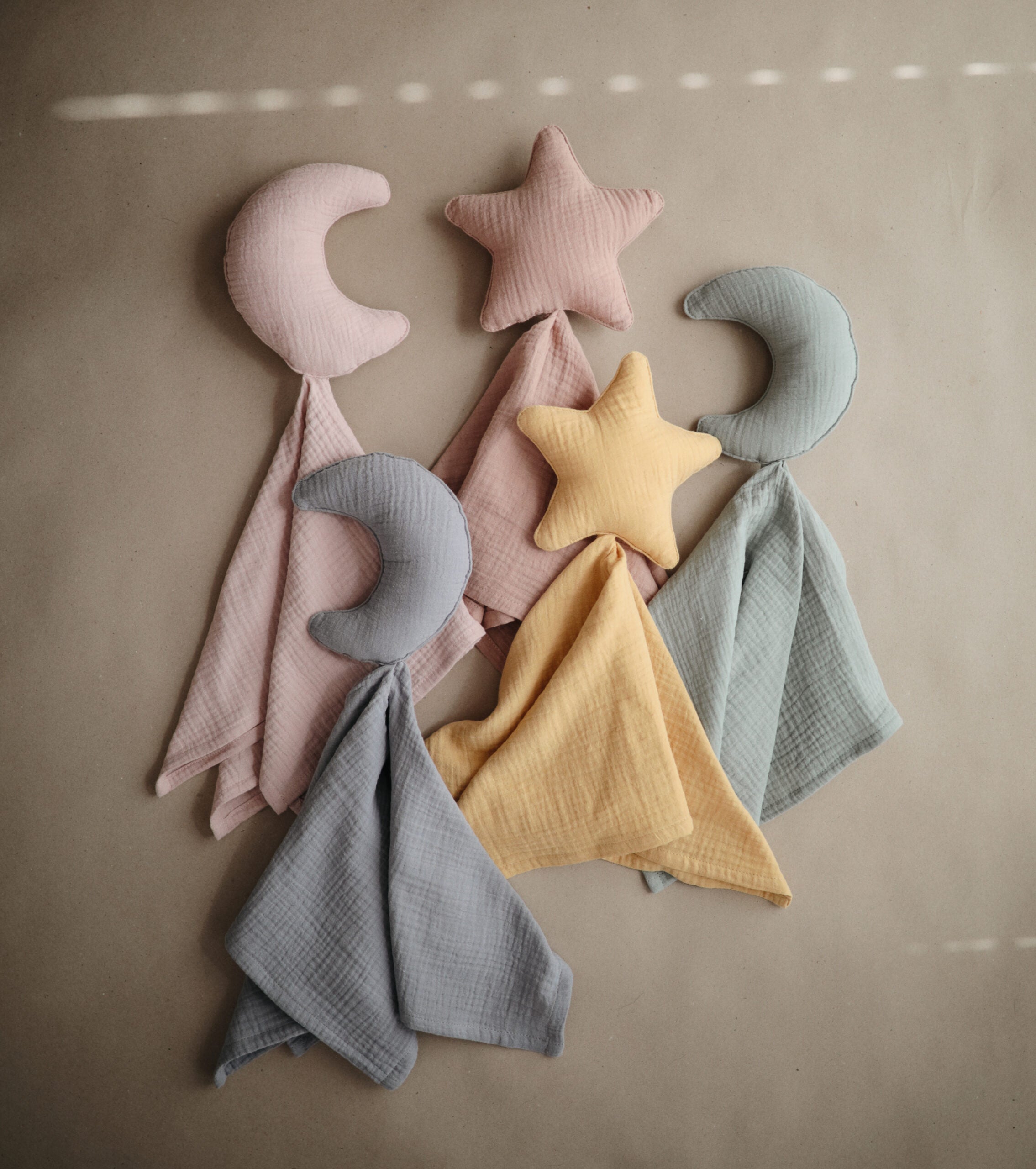 Mushie Lovey Blanket Moon Primrose