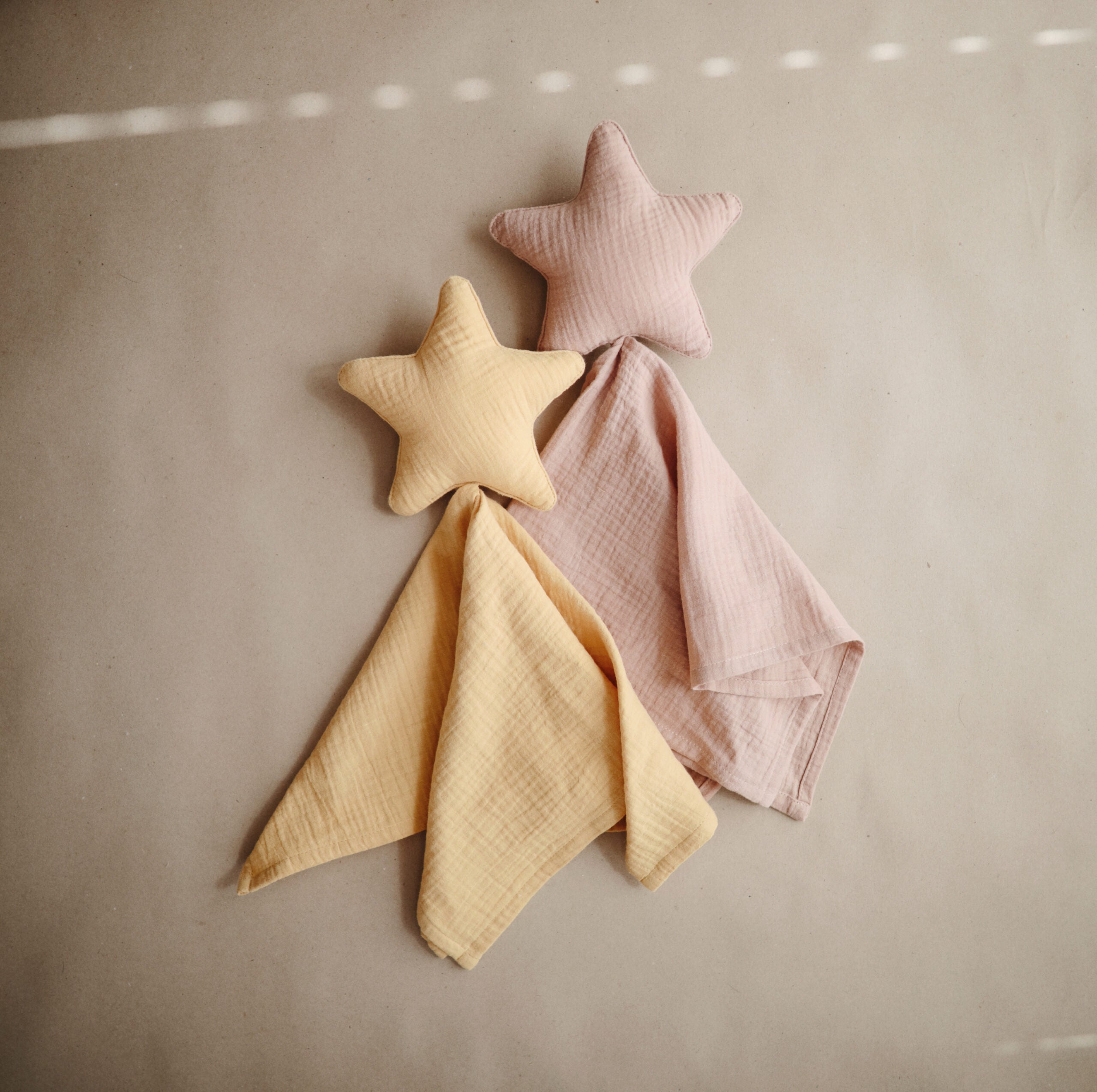 Mushie Lovey Blanket Star Natural