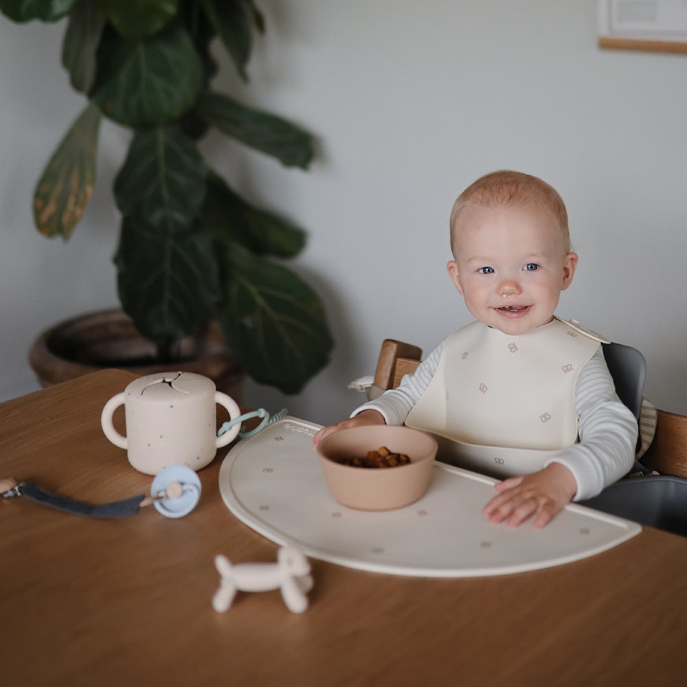 Mushie Silicone Bib Pretzel